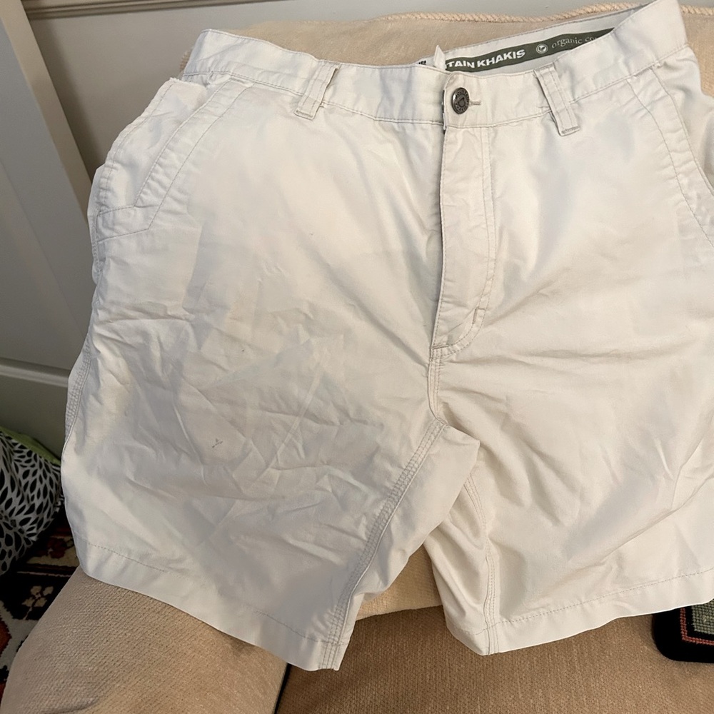 Mountain Khakis hiking shorts 
Men’s 32x8